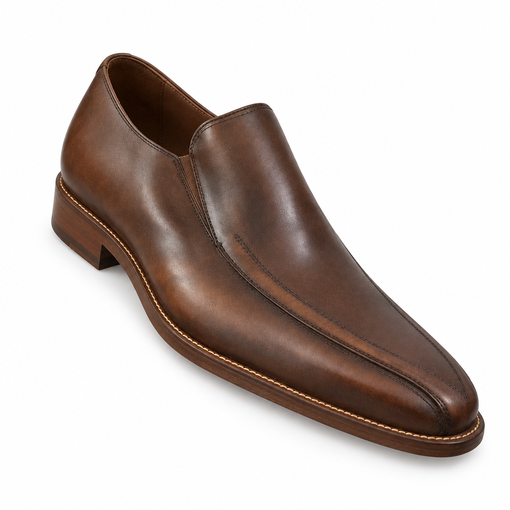 Chaussure brune, vue trois-quarts